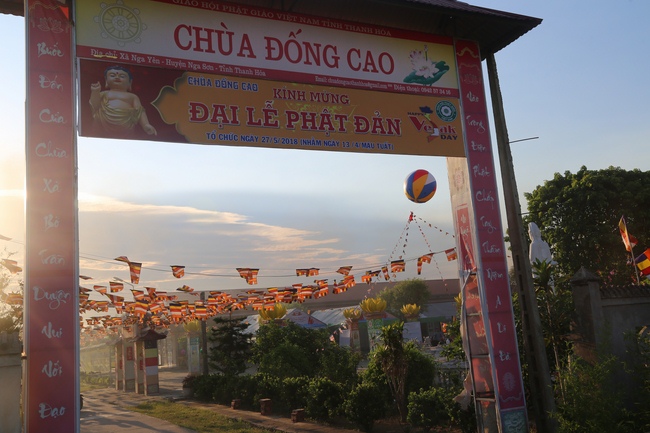 The affairs of preparing for the great ceremony of the Buddha's Birthday at Dong Cao pagoda in Thanh Hoa province