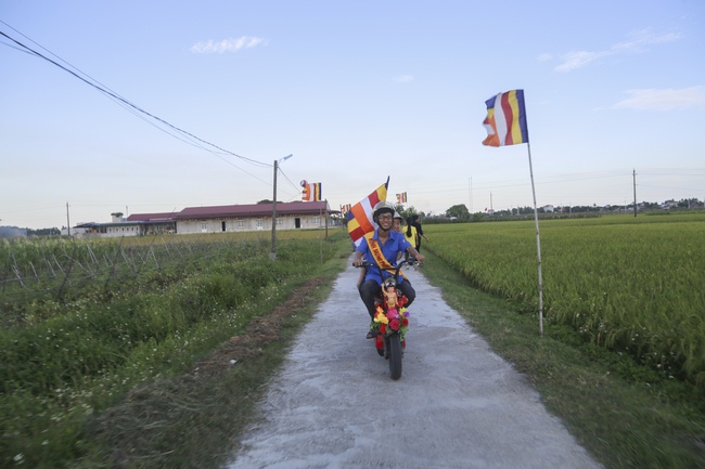 The affairs of preparing for the great ceremony of the Buddha's Birthday at Dong Cao pagoda in Thanh Hoa province