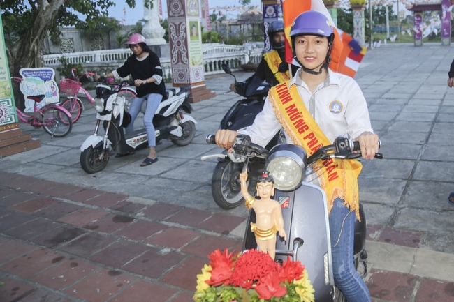 The affairs of preparing for the great ceremony of the Buddha's Birthday at Dong Cao pagoda in Thanh Hoa province