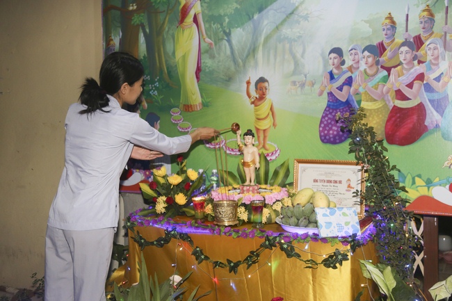 The affairs of preparing for the great ceremony of the Buddha's Birthday at Dong Cao pagoda in Thanh Hoa province