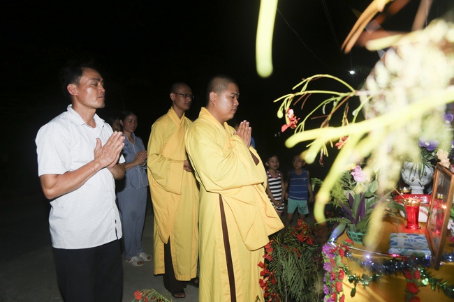 The affairs of preparing for the great ceremony of the Buddha's Birthday at Dong Cao pagoda in Thanh Hoa province