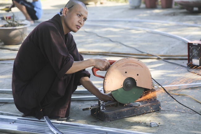 The affairs of preparing for the great ceremony of the Buddha's Birthday at Dong Cao pagoda in Thanh Hoa province