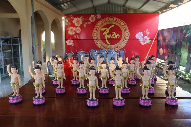 The affairs of preparing for the great ceremony of the Buddha's Birthday at Dong Cao pagoda in Thanh Hoa province