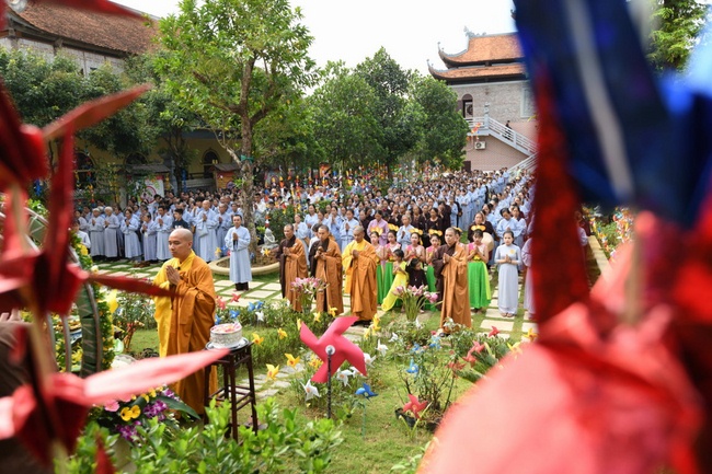 The great Buddha’s Birthday Celebration at Hoa Phuc Pagoda – Hanoi