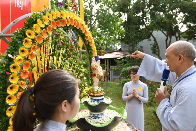 The great Buddha’s Birthday Celebration at Hoa Phuc Pagoda – Hanoi