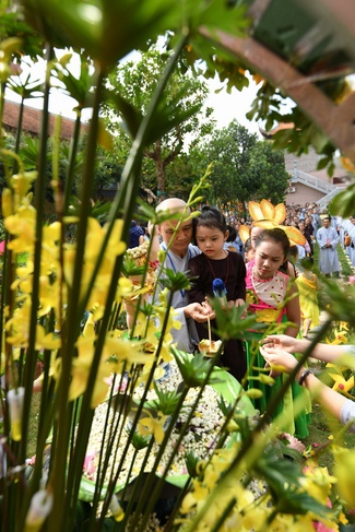 The great Buddha’s Birthday Celebration at Hoa Phuc Pagoda – Hanoi