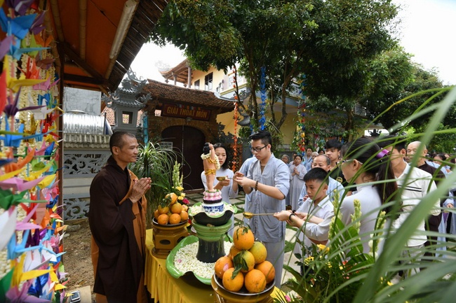 The great Buddha’s Birthday Celebration at Hoa Phuc Pagoda – Hanoi