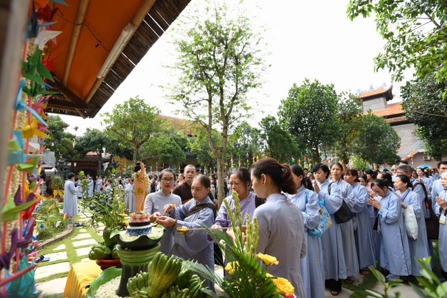 The great Buddha’s Birthday Celebration at Hoa Phuc Pagoda – Hanoi
