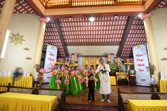 The great Buddha’s Birthday Celebration at Hoa Phuc Pagoda – Hanoi