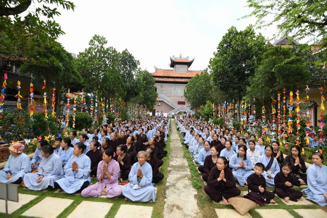 The great Buddha’s Birthday Celebration at Hoa Phuc Pagoda – Hanoi