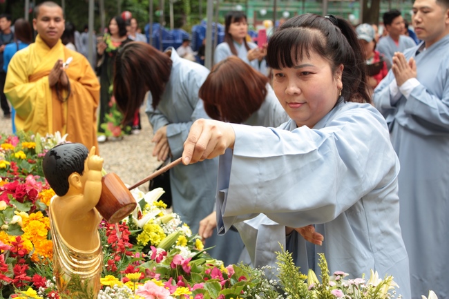 Vesak Ceremony for the Vietnamese at Yonggungsa Temple, Korea