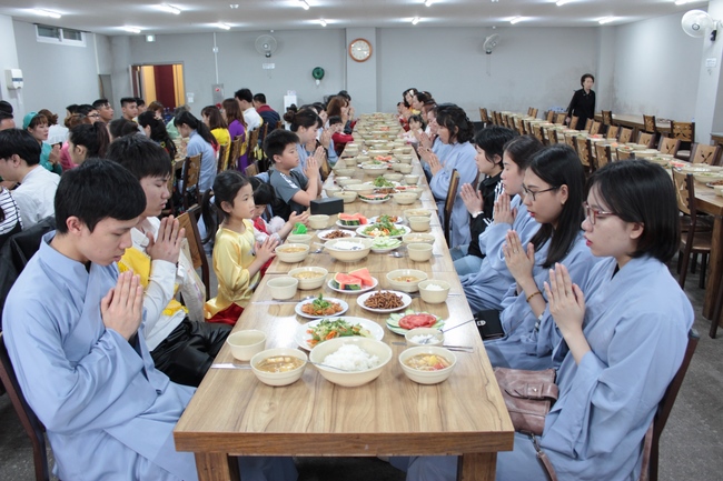 Vesak Ceremony for the Vietnamese at Yonggungsa Temple, Korea