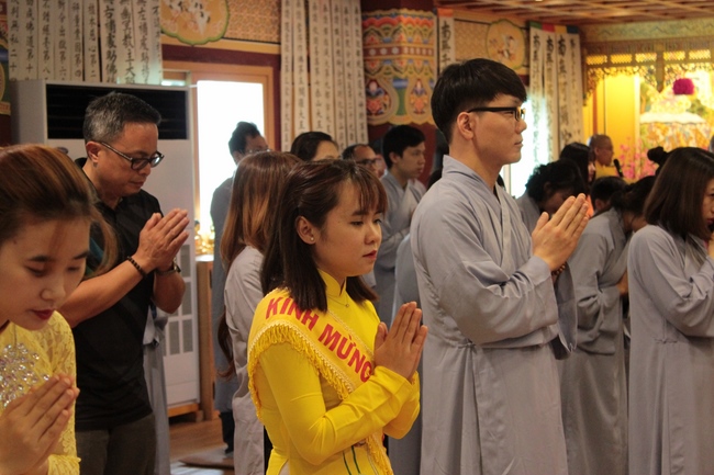 Vesak Ceremony for the Vietnamese at Yonggungsa Temple, Korea
