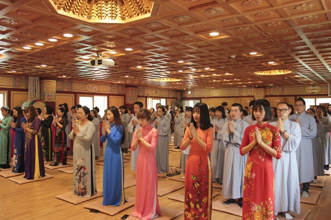 Vesak Ceremony for the Vietnamese at Yonggungsa Temple, Korea