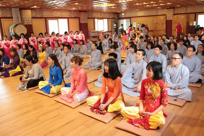 Vesak Ceremony for the Vietnamese at Yonggungsa Temple, Korea