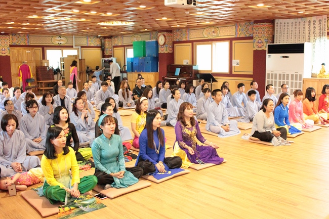 Vesak Ceremony for the Vietnamese at Yonggungsa Temple, Korea