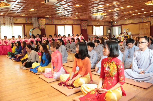 Vesak Ceremony for the Vietnamese at Yonggungsa Temple, Korea