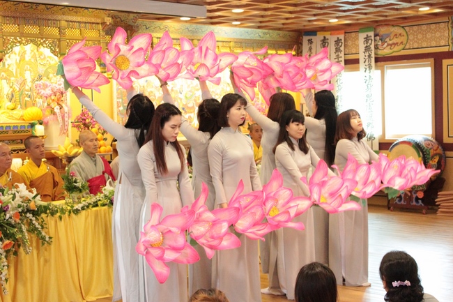 Vesak Ceremony for the Vietnamese at Yonggungsa Temple, Korea