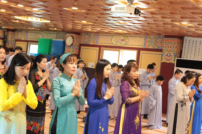 Vesak Ceremony for the Vietnamese at Yonggungsa Temple, Korea
