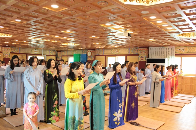Vesak Ceremony for the Vietnamese at Yonggungsa Temple, Korea