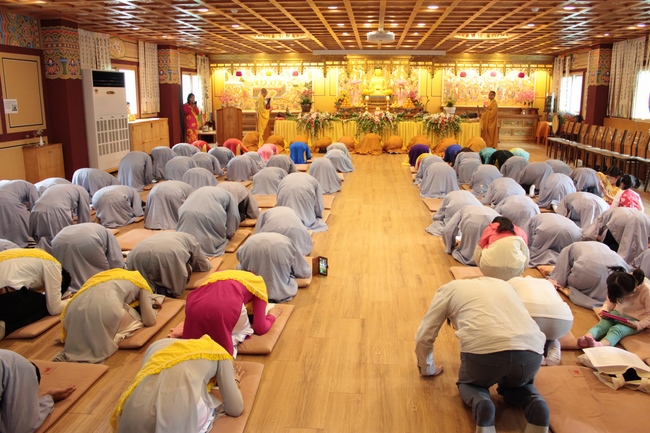 Vesak Ceremony for the Vietnamese at Yonggungsa Temple, Korea