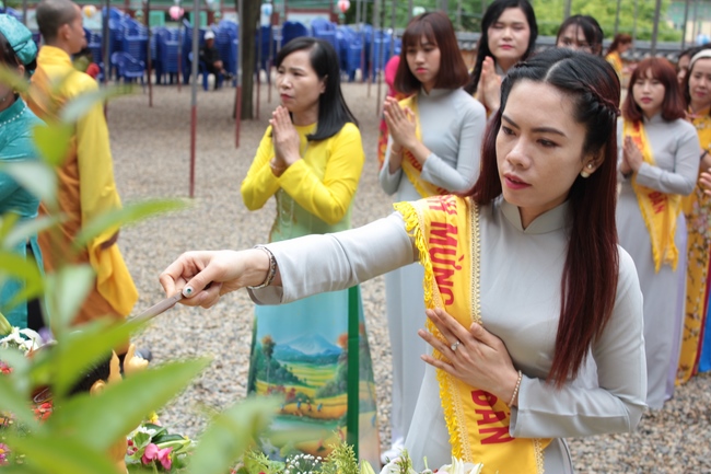 Vesak Ceremony for the Vietnamese at Yonggungsa Temple, Korea