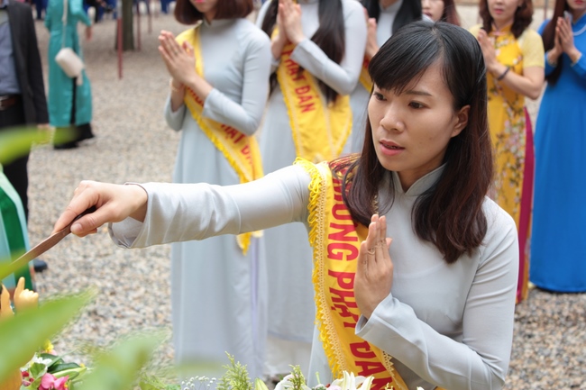 Vesak Ceremony for the Vietnamese at Yonggungsa Temple, Korea