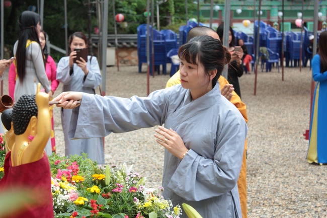 Vesak Ceremony for the Vietnamese at Yonggungsa Temple, Korea
