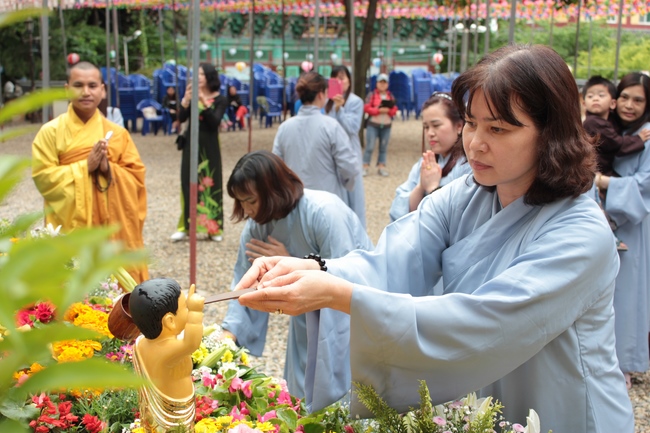 Vesak Ceremony for the Vietnamese at Yonggungsa Temple, Korea