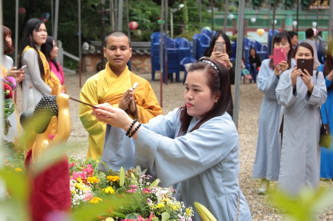 Vesak Ceremony for the Vietnamese at Yonggungsa Temple, Korea