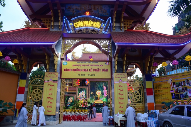 Phật giáo huyện Hóc Môn tổ chức Đại lễ Phật đản PL.2562