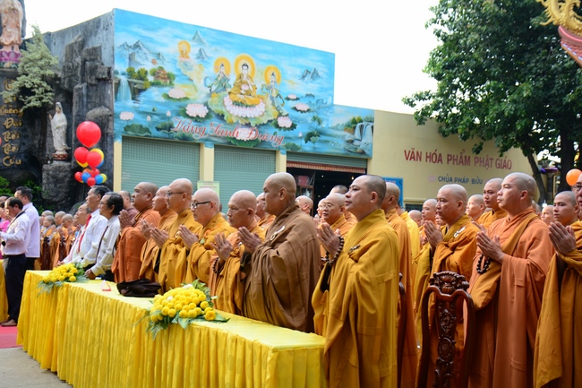 Phật giáo huyện Hóc Môn tổ chức Đại lễ Phật đản PL.2562