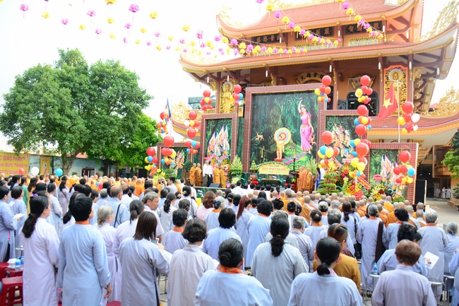 Phật giáo huyện Hóc Môn tổ chức Đại lễ Phật đản PL.2562