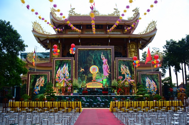 Phật giáo huyện Hóc Môn tổ chức Đại lễ Phật đản PL.2562