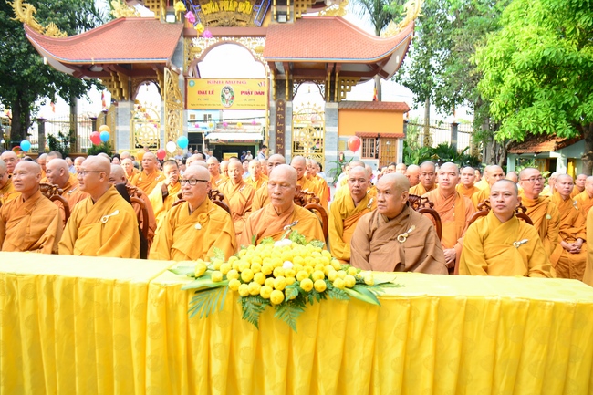 Phật giáo huyện Hóc Môn tổ chức Đại lễ Phật đản PL.2562