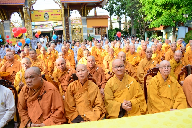 Phật giáo huyện Hóc Môn tổ chức Đại lễ Phật đản PL.2562