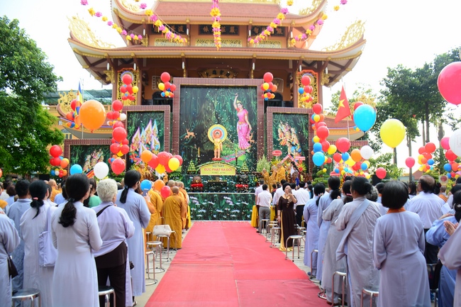 Phật giáo huyện Hóc Môn tổ chức Đại lễ Phật đản PL.2562