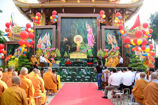 Phật giáo huyện Hóc Môn tổ chức Đại lễ Phật đản PL.2562