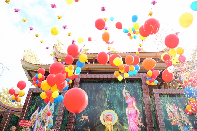 Phật giáo huyện Hóc Môn tổ chức Đại lễ Phật đản PL.2562