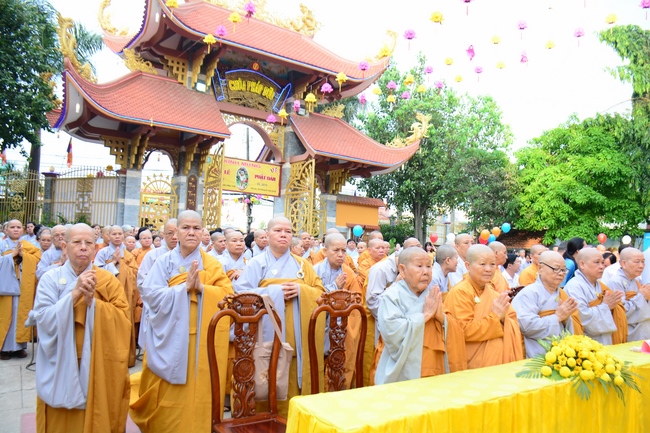 Phật giáo huyện Hóc Môn tổ chức Đại lễ Phật đản PL.2562