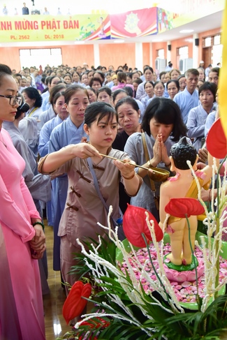 Board of directors of Vietnam’s Buddhist Sangha in Que Vo district held the Buddha's birthday ceremony at Diên Quang pagoda – Bắc Ninh
