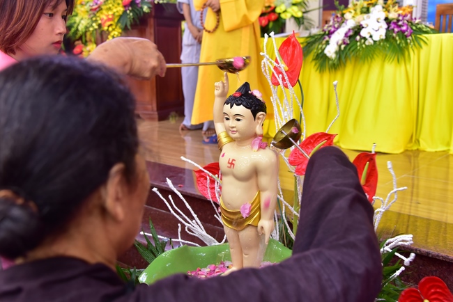 Board of directors of Vietnam’s Buddhist Sangha in Que Vo district held the Buddha's birthday ceremony at Diên Quang pagoda – Bắc Ninh