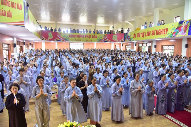 Board of directors of Vietnam’s Buddhist Sangha in Que Vo district held the Buddha's birthday ceremony at Diên Quang pagoda – Bắc Ninh
