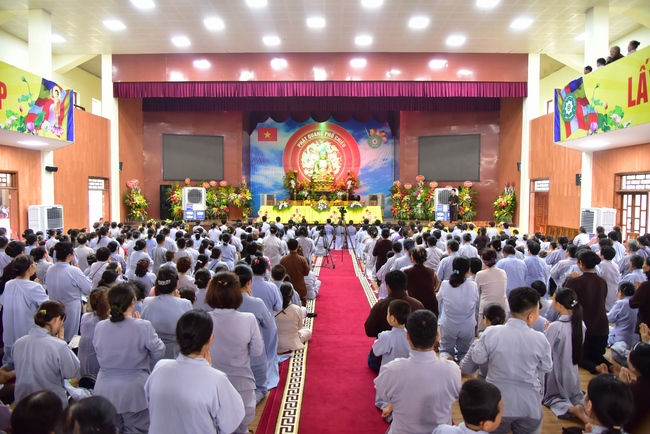 Board of directors of Vietnam’s Buddhist Sangha in Que Vo district held the Buddha's birthday ceremony at Diên Quang pagoda – Bắc Ninh