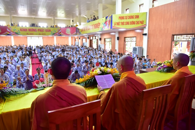 Board of directors of Vietnam’s Buddhist Sangha in Que Vo district held the Buddha's birthday ceremony at Diên Quang pagoda – Bắc Ninh