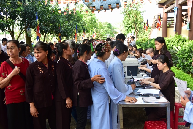 Board of directors of Vietnam’s Buddhist Sangha in Que Vo district held the Buddha's birthday ceremony at Diên Quang pagoda – Bắc Ninh