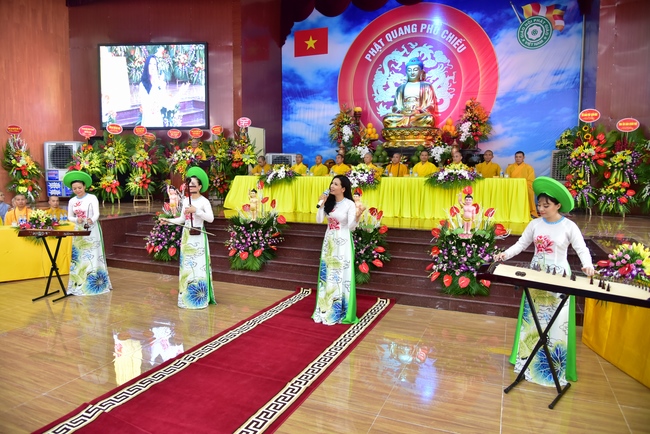 Board of directors of Vietnam’s Buddhist Sangha in Que Vo district held the Buddha's birthday ceremony at Diên Quang pagoda – Bắc Ninh