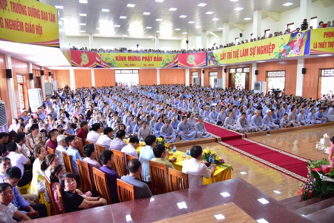 Board of directors of Vietnam’s Buddhist Sangha in Que Vo district held the Buddha's birthday ceremony at Diên Quang pagoda – Bắc Ninh