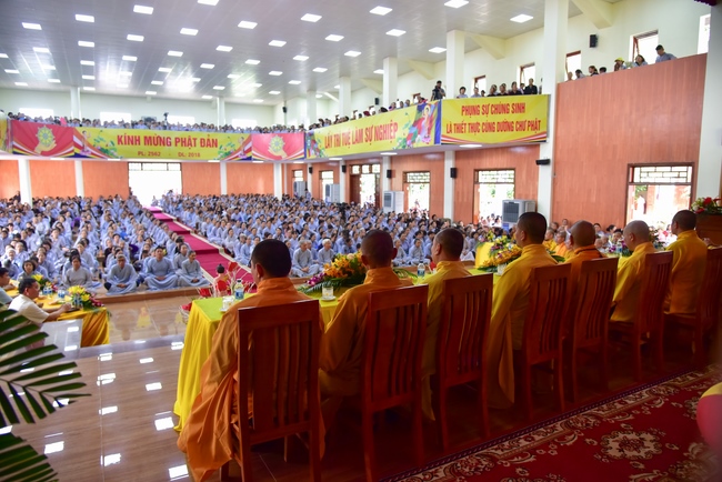 Board of directors of Vietnam’s Buddhist Sangha in Que Vo district held the Buddha's birthday ceremony at Diên Quang pagoda – Bắc Ninh