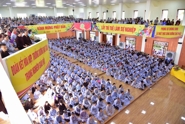 Board of directors of Vietnam’s Buddhist Sangha in Que Vo district held the Buddha's birthday ceremony at Diên Quang pagoda – Bắc Ninh
